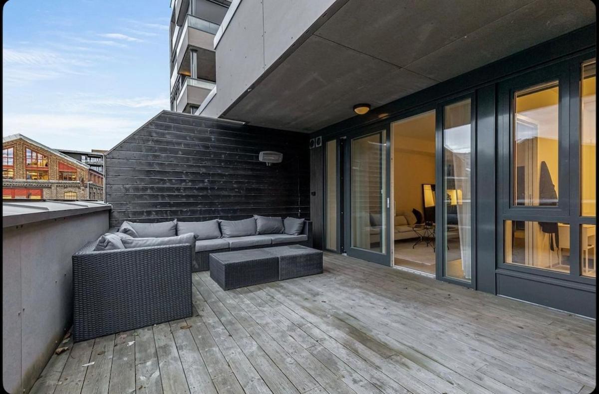 Modern Three-room Apartment, Private Terrace And Roof Terrace Leilighet