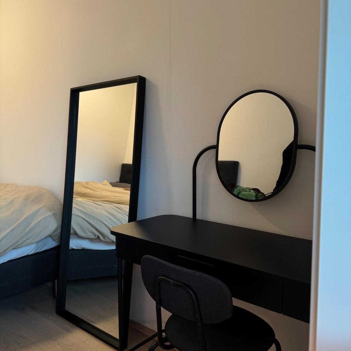 Modern Three-room Apartment, Private Terrace And Roof Terrace Leilighet *