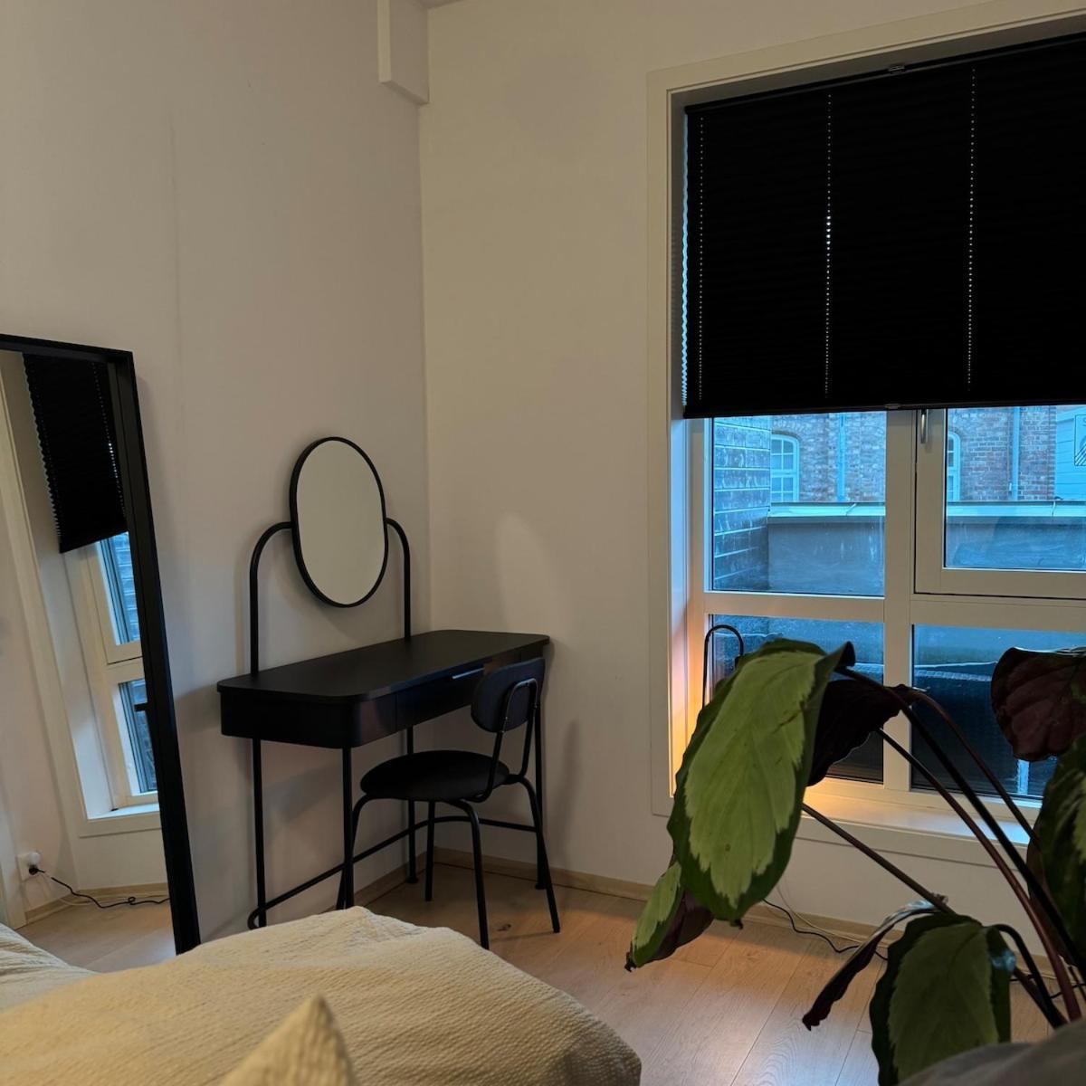 Leilighet Modern Three-room Apartment, Private Terrace And Roof Terrace